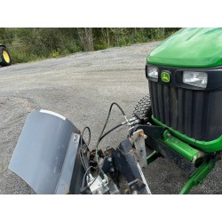 John Deere 3120
