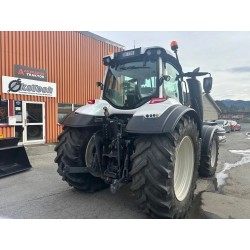 Valtra T214D