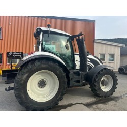 Valtra T214D