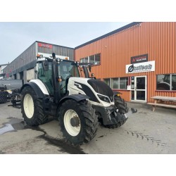 Valtra T214D