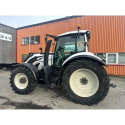 Valtra T214D