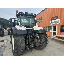 Valtra T214D