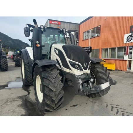 Valtra T214D