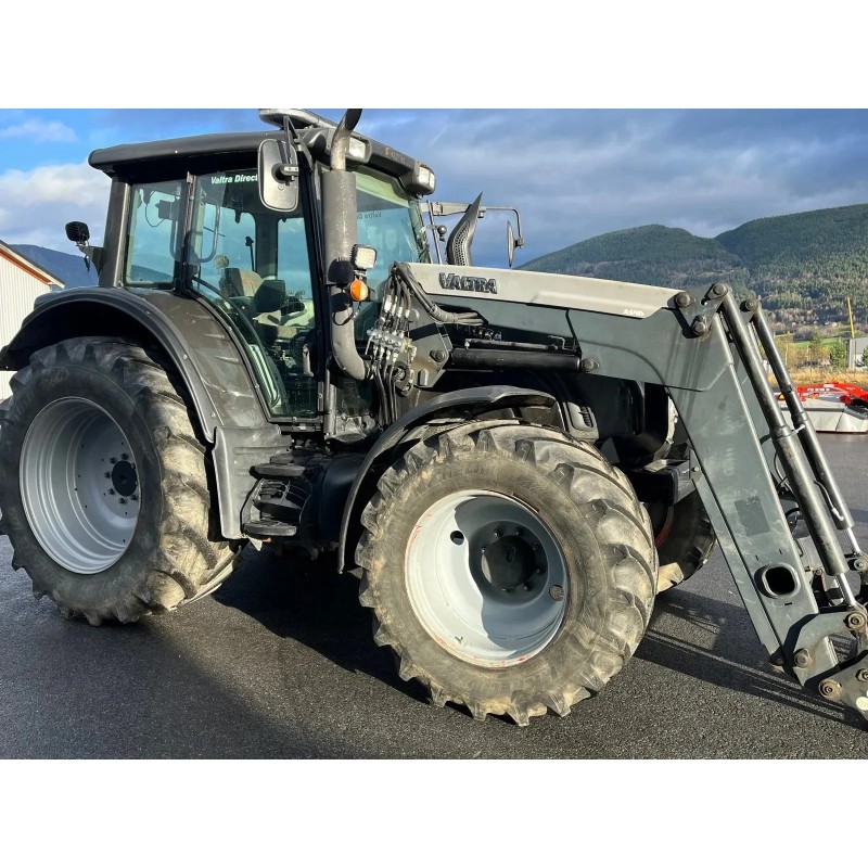 Valtra N 142 D