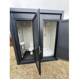 Contenedor sanitario WC + Ducha conectable