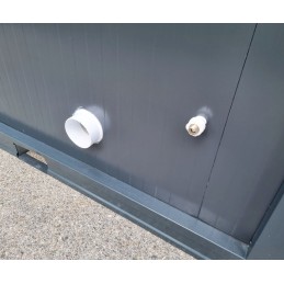 Contenedor sanitario accesible para personas con discapacidad, con rampa y agua caliente – RAL 7016