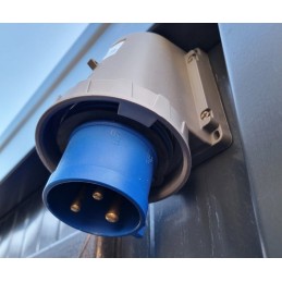 Contenedor sanitario accesible para personas con discapacidad, con rampa y agua caliente – RAL 7016