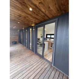 Bonito módulo Surf Box de 30m²