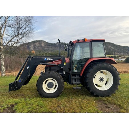 New Holland TS100 avec Trima 4.1P. Prise de force avant/hydraulique.